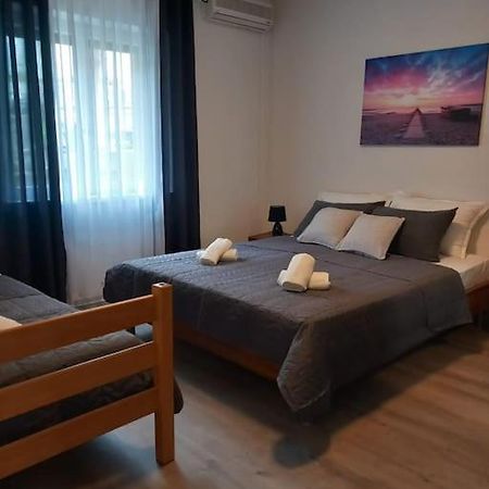 מאקרסקה Apartment Dora-100M From The Central Beach מראה חיצוני תמונה
