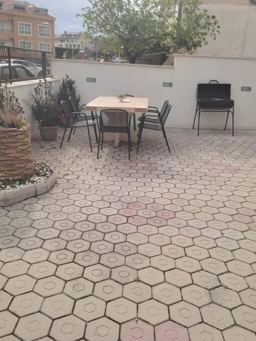 מאקרסקה Apartment Dora-100M From The Central Beach מראה חיצוני תמונה